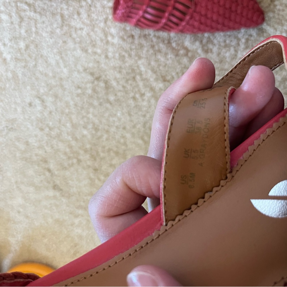SARTO Women's Red Woven Flats - Picture 3 of 4